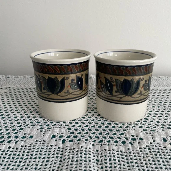 Mikasa Cream and Navy Leaf Design Mugs Arabella Collection - Picture 3 of 10